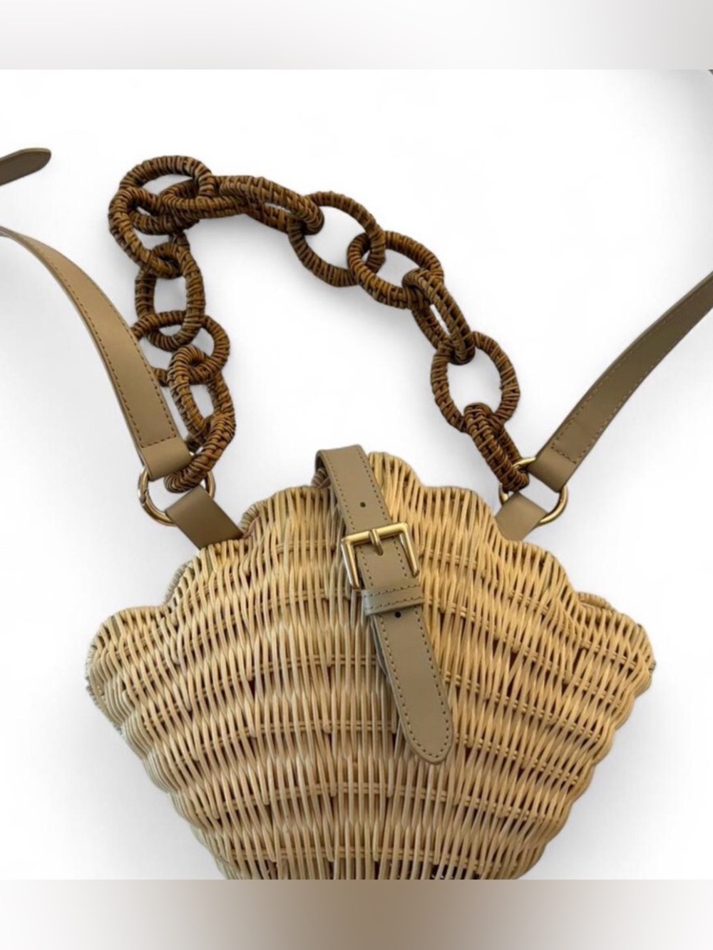 Vineyard Vines Woven Shell-Shape Handbag, like new. - Picture 2 of 7